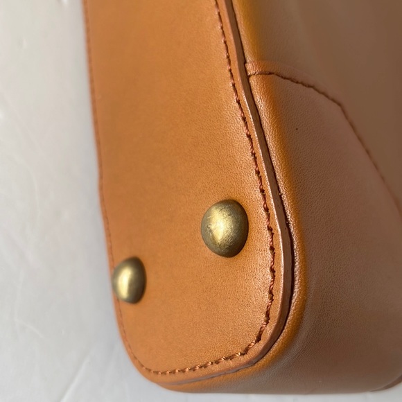 ✋Rare✋Limited Edition ✋Burberry Leather Nova Check Crossbody/Shoulder Bag. - Picture 9 of 17